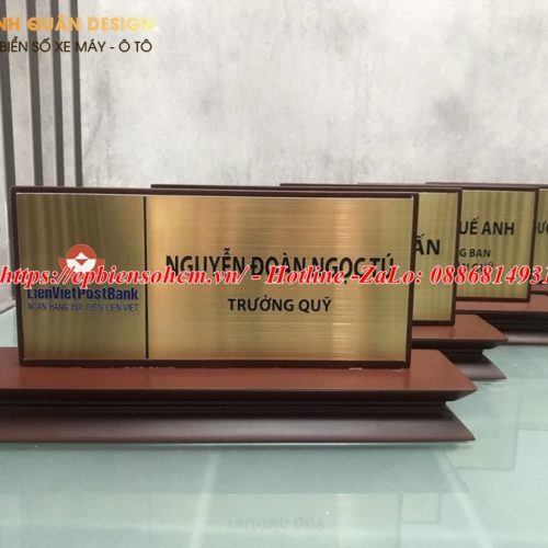Bảng Chức Danh Để Bàn