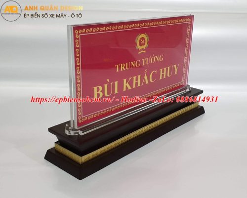 Bảng Chức Danh Để Bàn