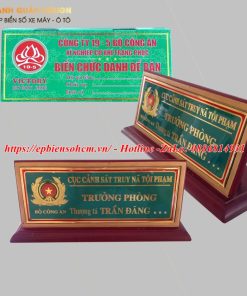 Bảng Chức Danh Để Bàn