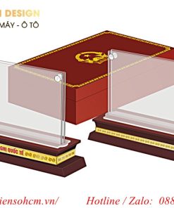 bảng chức danh Mica đế gỗ