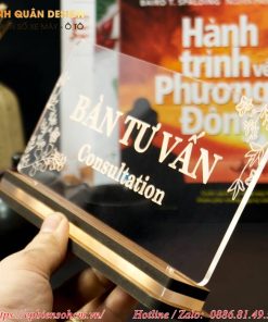 bảng Mica bàn tư vấn