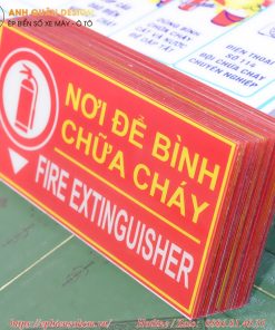 Bảng mica chỉ dẫn bình chữa cháy