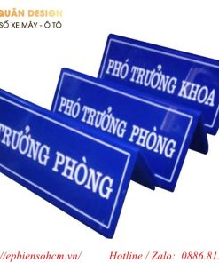 Biển chức danh mica giám đốc để bàn