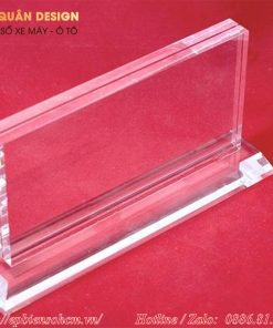 Biển chức danh mica giám đốc để bàn