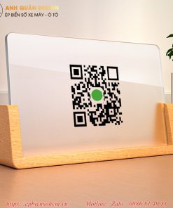 làm bảng Mica dán mã QR code