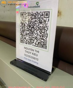làm bảng Mica dán mã QR code